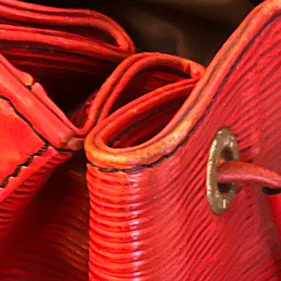 Louis Vuitton Epi Noe Red Bag - Picture 9 of 14